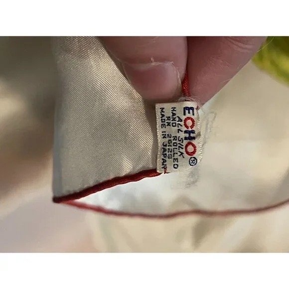 Vintage Echo Silk Scarf American Beauty Red Roses Japan - Picture 3 of 4